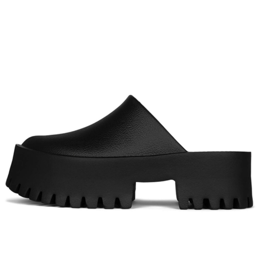 Jeffrey Campbell 
Clog Platform Mules
COLOR- Black
NWOT